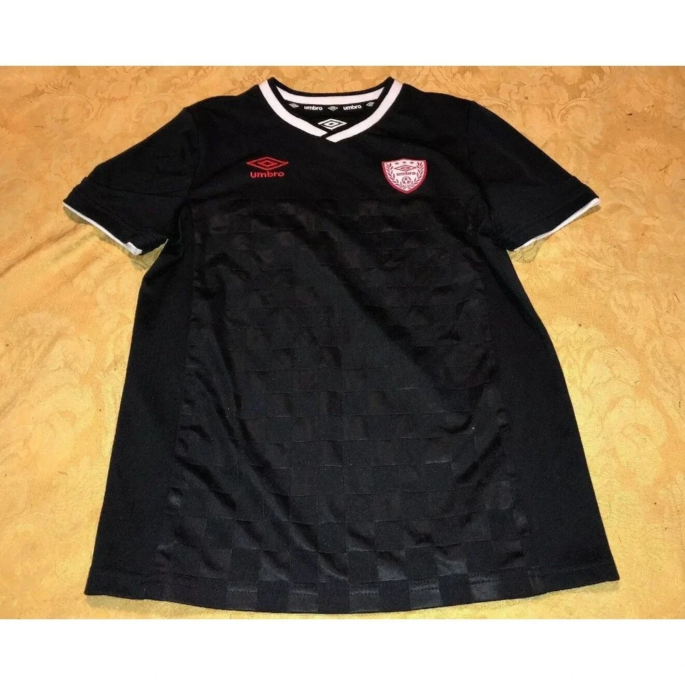Black Umbro V neck Shirt‎ Youth Medium 8-10 Black Short Sleeve